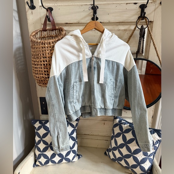 Risen cropped jean jacket - Picture 1 of 3